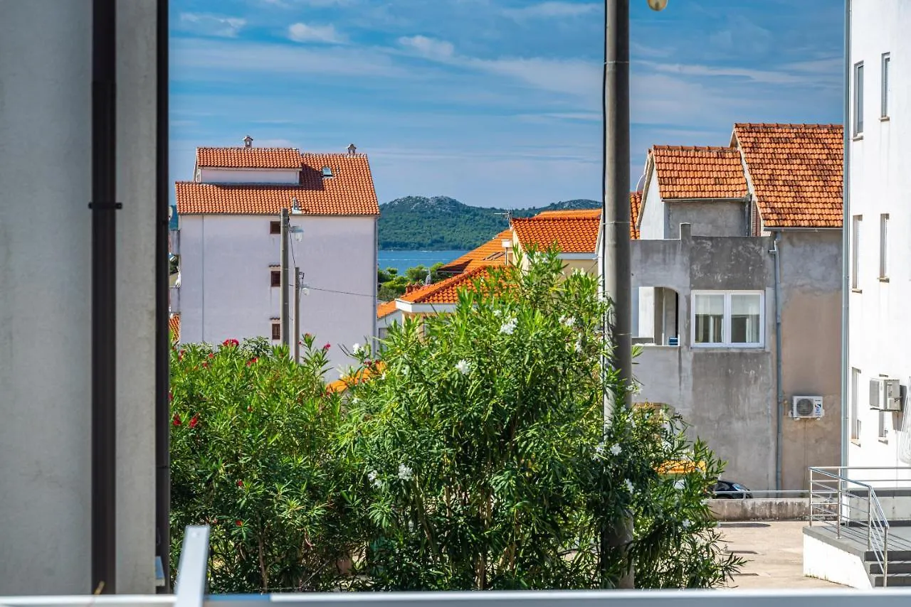 The Luxury Nest Zadar - Private Heated Pool Apartment 0*,