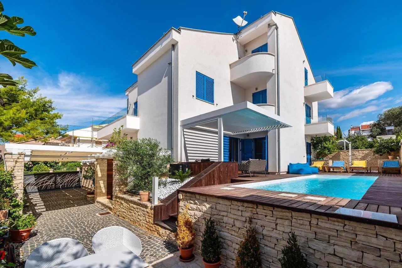 The Luxury Nest Zadar - Private Heated Pool Apartment