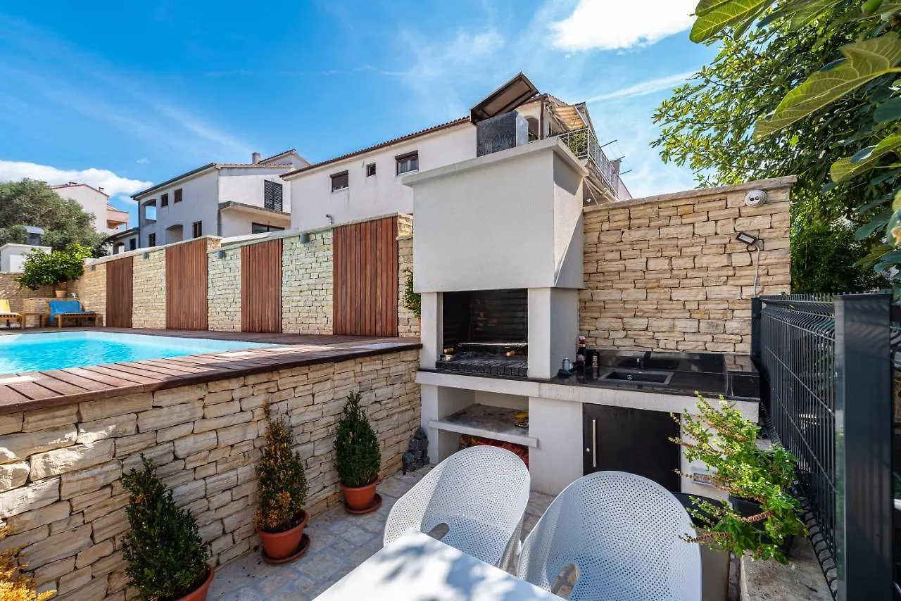 The Luxury Nest Zadar - Private Heated Pool Apartment