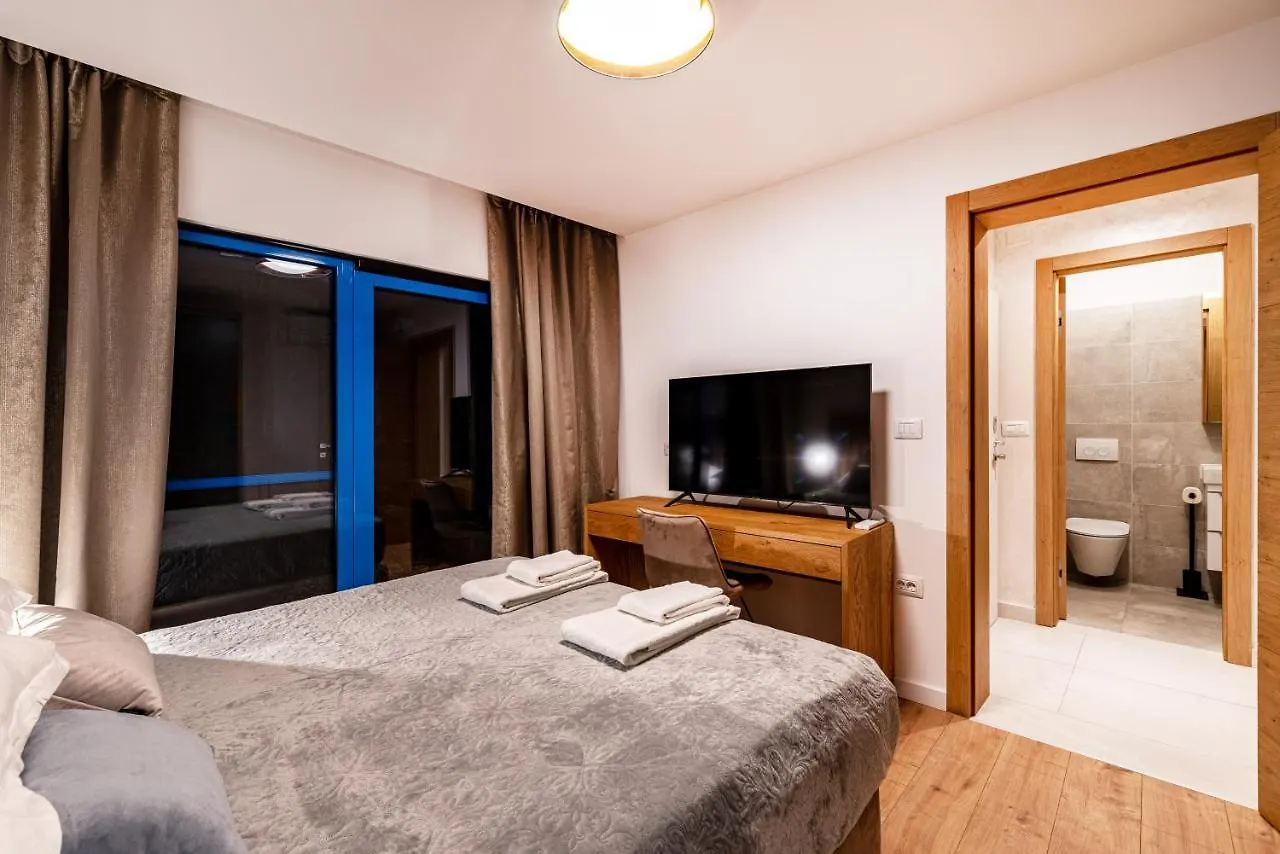 The Luxury Nest Zadar - Private Heated Pool Apartment 0*,