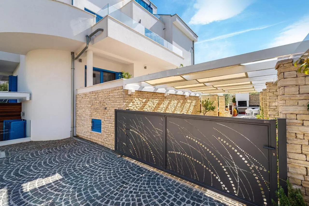 The Luxury Nest Zadar - Private Heated Pool Apartment