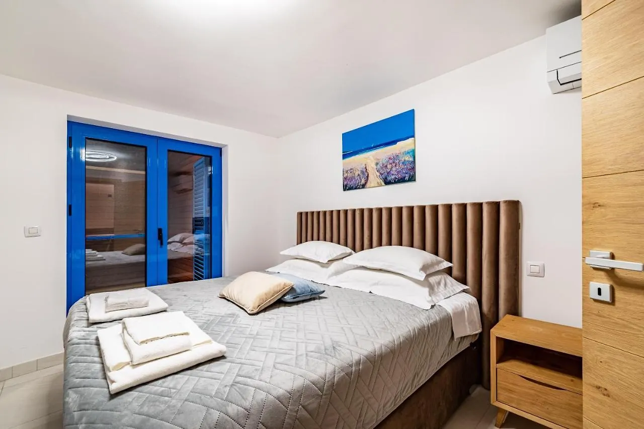 The Luxury Nest Zadar - Private Heated Pool Apartment